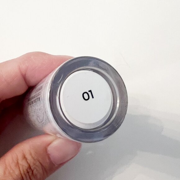 Revolution | White (01) | Mega Conceal Longwear Concealer with Caffeine - Picture 6 of 6